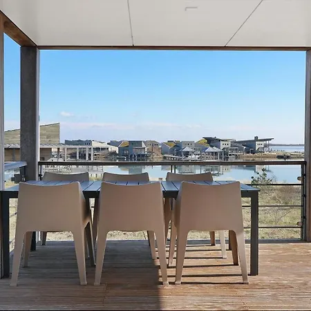 Super Deluxe 6p - Omringd Door - 27 * Ouddorp