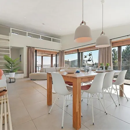 Super Deluxe 6p - Omringd Door - 27