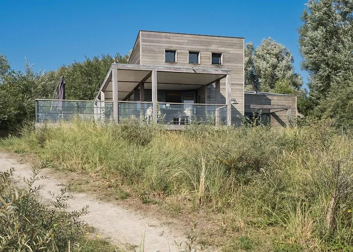 Super Deluxe 6p - Omringd Door - 27