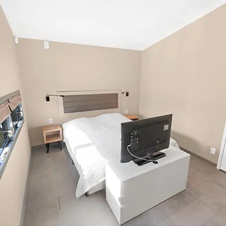 Super Deluxe 6p - Omringd Door - 27 * Ouddorp