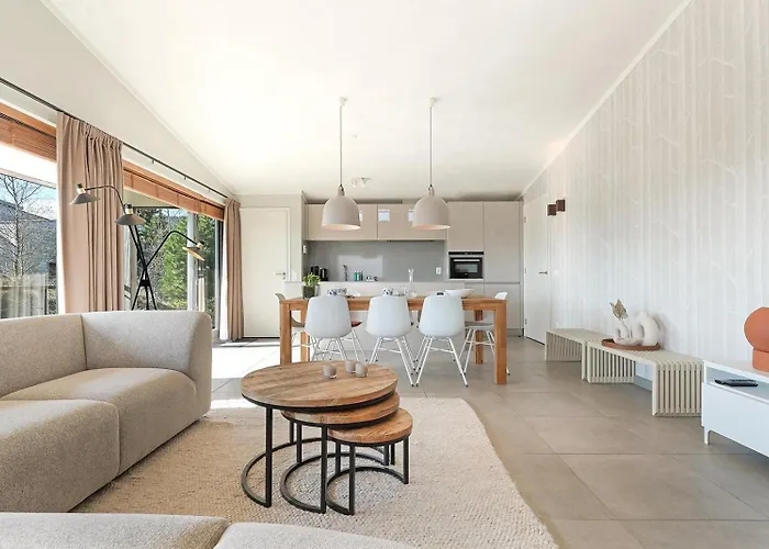 Super Deluxe 6p - Omringd Door - 27